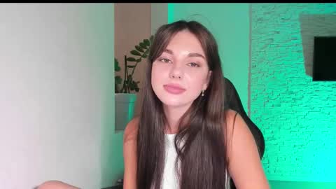 Michellee online show from 09-26-25, 03:05