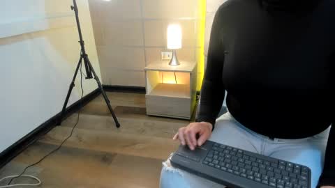 Snapshot of michonne_09 chatting on 05-10-26, 02:06 michonne_09 online show from 05-10-26, 02:06