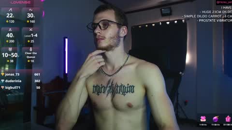 Snapshot of mickey_pict chatting on 12-05-24, 06:21 Mickey online show from 12-05-24, 06:21