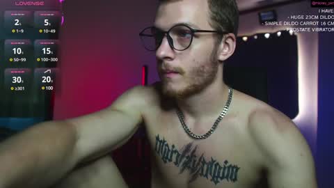 Snapshot of mickey_pict chatting on 12-06-24, 04:14 Mickey online show from 12-06-24, 04:14