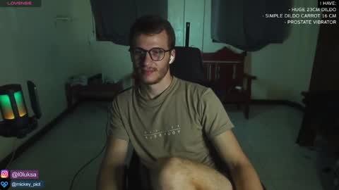 Snapshot of mickey_pict chatting on 01-03-25, 03:22 Mickey online show from 01-03-25, 03:22