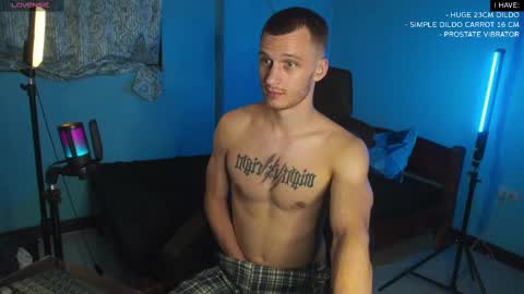 Snapshot of mickey_pict chatting on 02-10-25, 02:59 Mickey online show from 02-10-25, 02:59