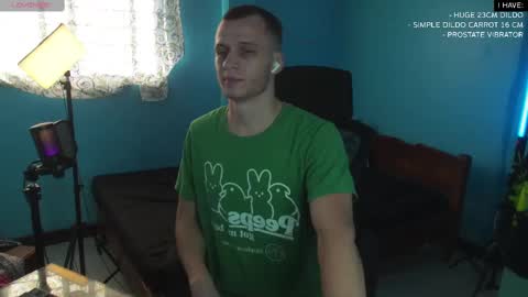 Snapshot of mickey_pict chatting on 02-14-25, 08:52 Mickey online show from 02-14-25, 08:52