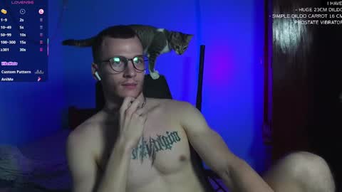 Snapshot of mickey_pict chatting on 03-04-25, 01:06 Mickey online show from 03-04-25, 01:06