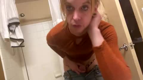 Snapshot of mickisofine chatting on 01-02-25, 11:49 mickisofine online show from 01-02-25, 11:49