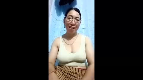 Snapshot of mickye00 chatting on 04-19-26, 08:11 Miky online show from 04-19-26, 08:11