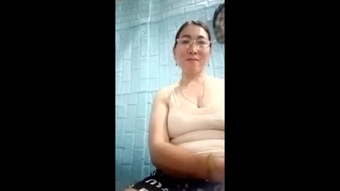 Snapshot of mickye00 chatting on 04-24-26, 06:38 Miky online show from 04-24-26, 06:38
