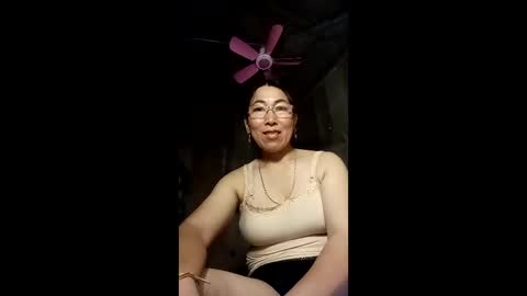 Snapshot of mickye00 chatting on 04-28-26, 01:15 Miky online show from 04-28-26, 01:15