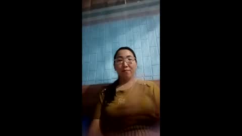 Snapshot of mickye00 chatting on 05-09-26, 01:27 Miky online show from 05-09-26, 01:27