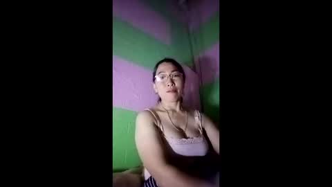 Snapshot of mickye00 chatting on 05-11-26, 01:11 Miky online show from 05-11-26, 01:11
