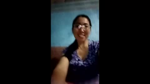 Snapshot of mickye00 chatting on 05-12-26, 01:30 Miky online show from 05-12-26, 01:30
