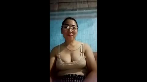 Snapshot of mickye00 chatting on 05-13-26, 05:54 Miky online show from 05-13-26, 05:54