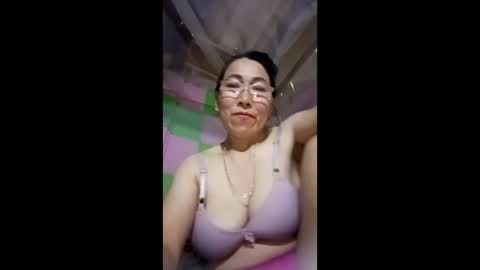 Snapshot of mickye00 chatting on 05-23-26, 04:39 Miky online show from 05-23-26, 04:39