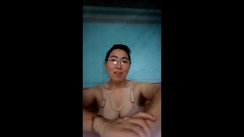 Snapshot of mickye00 chatting on 05-27-26, 10:45 Miky online show from 05-27-26, 10:45