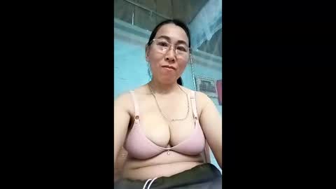 Snapshot of mickye00 chatting on 05-30-26, 05:48 Miky online show from 05-30-26, 05:48