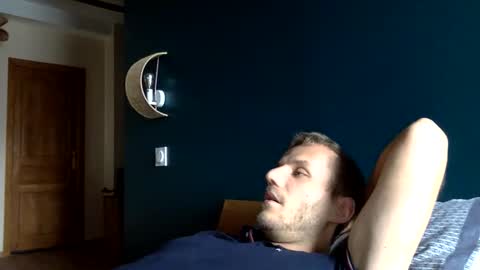 Snapshot of mickylove67 chatting on 09-27-25, 10:20 mickylove67 online show from 09-27-25, 10:20