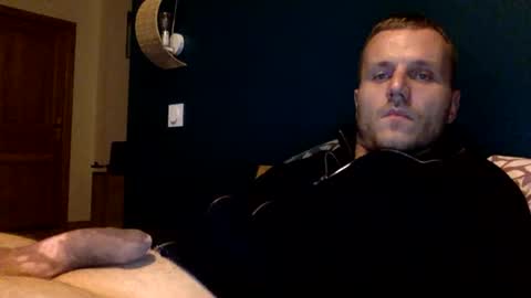 Snapshot of mickylove67 chatting on 10-21-25, 09:15 mickylove67 online show from 10-21-25, 09:15