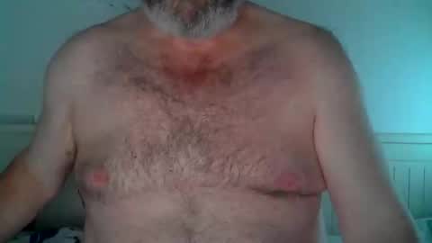 Snapshot of midhir chatting on 05-31-26, 02:02 kike online show from 05-31-26, 02:02