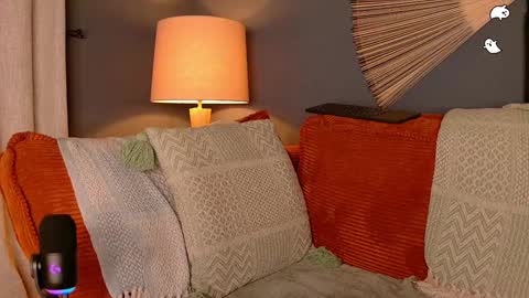 Snapshot of midnight__muse chatting on 01-23-25, 07:54 Rain online show from 01-23-25, 07:54