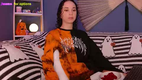 Snapshot of midnight__muse chatting on 10-14-25, 04:24 Rain online show from 10-14-25, 04:24