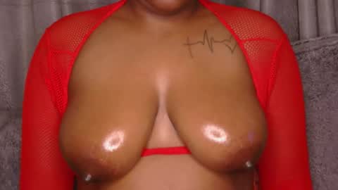 Snapshot of midnight_goddess chatting on 02-14-26, 10:50 Kelly online show from 02-14-26, 10:50