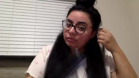Snapshot of midnightbruja111 chatting on 10-19-25, 03:18 midnightbruja111 online show from 10-19-25, 03:18