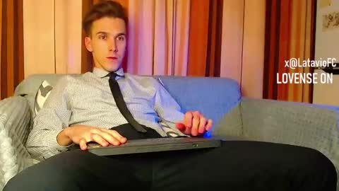 Snapshot of midnighter__ chatting on 11-28-25, 11:57 Alexey or just Alex online show from 11-28-25, 11:57