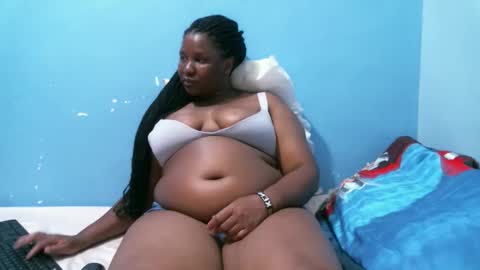 Snapshot of midnightkady chatting on 04-18-26, 07:07 Caddy online show from 04-18-26, 07:07