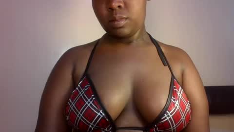 Snapshot of midnightt_curves chatting on 06-15-26, 12:35 midnightt_curves online show from 06-15-26, 12:35