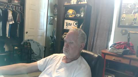 Snapshot of midwestdad09 chatting on 07-18-26, 06:01 midwestdad09 online show from 07-18-26, 06:01