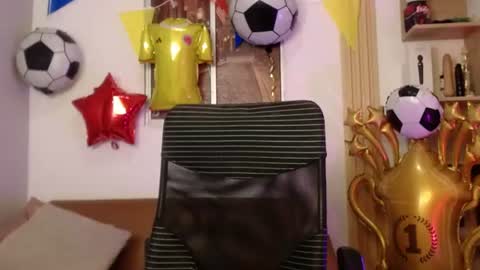 Snapshot of miel_alisha chatting on 06-19-26, 02:10 miel online show from 06-19-26, 02:10