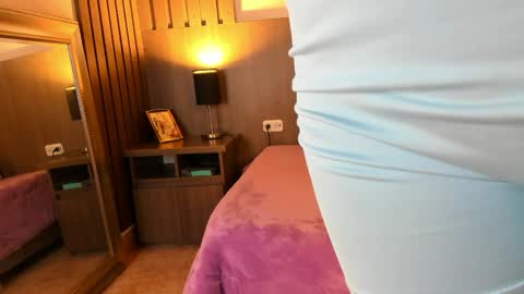 Snapshot of miel_gomez chatting on 05-31-26, 12:01 miel_gomez online show from 05-31-26, 12:01