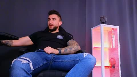 MightyAaron online show from 03-07-25, 06:46