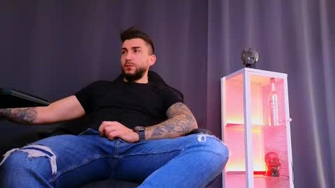 MightyAaron online show from 03-08-25, 07:49