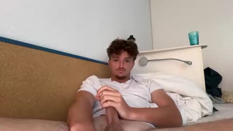 Snapshot of mightywhityx chatting on 07-19-26, 10:08 Nick online show from 07-19-26, 10:08