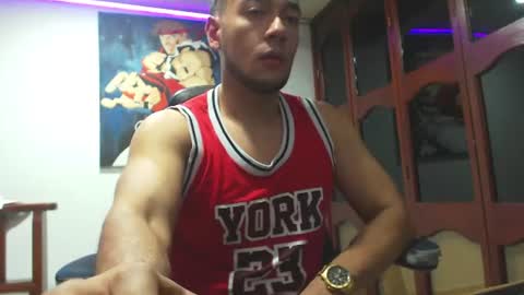 Strong Man online show from 08-04-26, 05:43