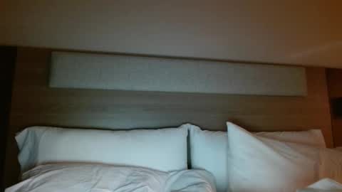 Snapshot of miguel320129 chatting on 02-18-26, 06:53 Miggy online show from 02-18-26, 06:53