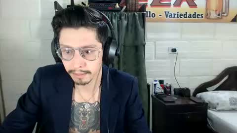 Snapshot of miguel__98 chatting on 06-18-26, 11:36 Miguel Independent Model online show from 06-18-26, 11:36