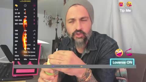 Snapshot of miguel_angeel_ chatting on 06-19-26, 07:17 Miguel Angel online show from 06-19-26, 07:17