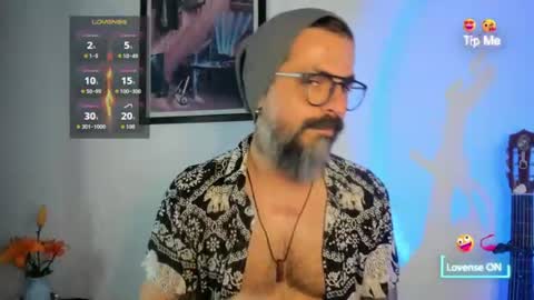 Snapshot of miguel_angeel_ chatting on 08-06-26, 05:15 Miguel Angel online show from 08-06-26, 05:15