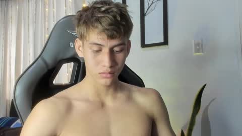 Miguel Hernandez online show from 02-18-25, 03:32