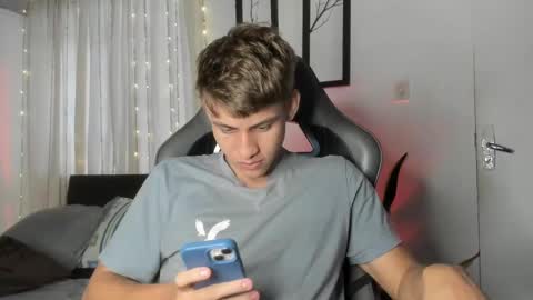 Miguel Hernandez online show from 02-19-25, 06:32