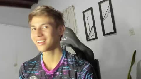 Miguel Hernandez online show from 02-25-25, 12:14