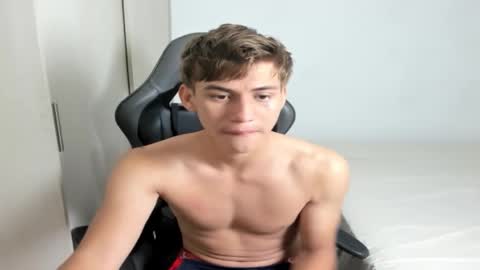 Miguel Hernandez online show from 10-01-25, 03:40