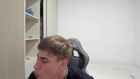 Miguel Hernandez online show from 11-26-25, 07:15