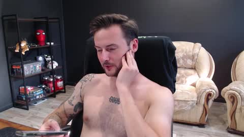 Misha Winchester online show from 09-10-25, 12:27