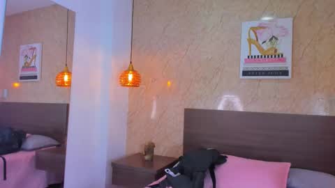 Miia online show from 03-25-26, 11:38