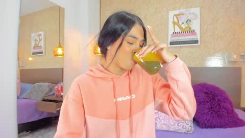 Miia online show from 04-11-26, 11:36