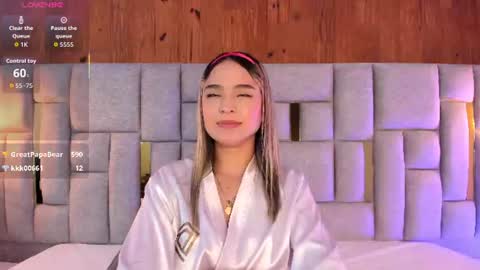 Snapshot of miia_reeves_ chatting on 07-06-26, 03:03 Mia online show from 07-06-26, 03:03
