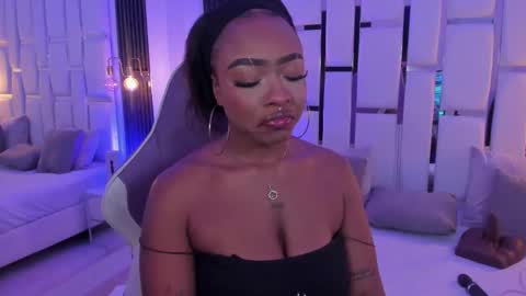 Snapshot of miia_schwarz chatting on 11-20-25, 11:48 Miia Schwarz online show from 11-20-25, 11:48